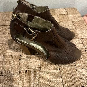 White Mountain Brown Peep Toe Heels